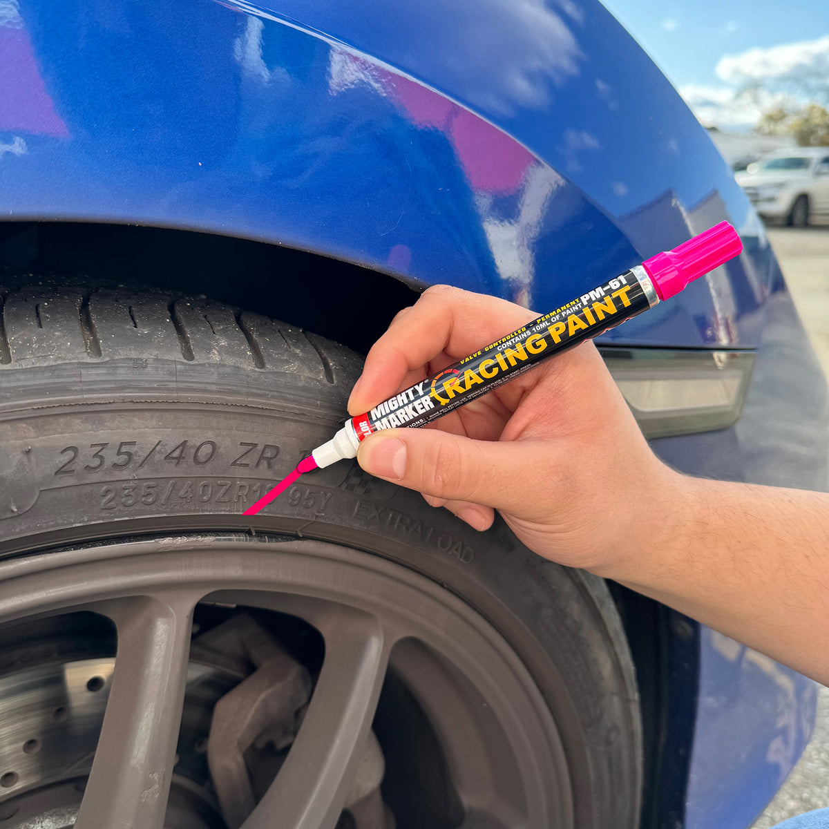 MM-61 Mighty Marker Racing Paint - Medium